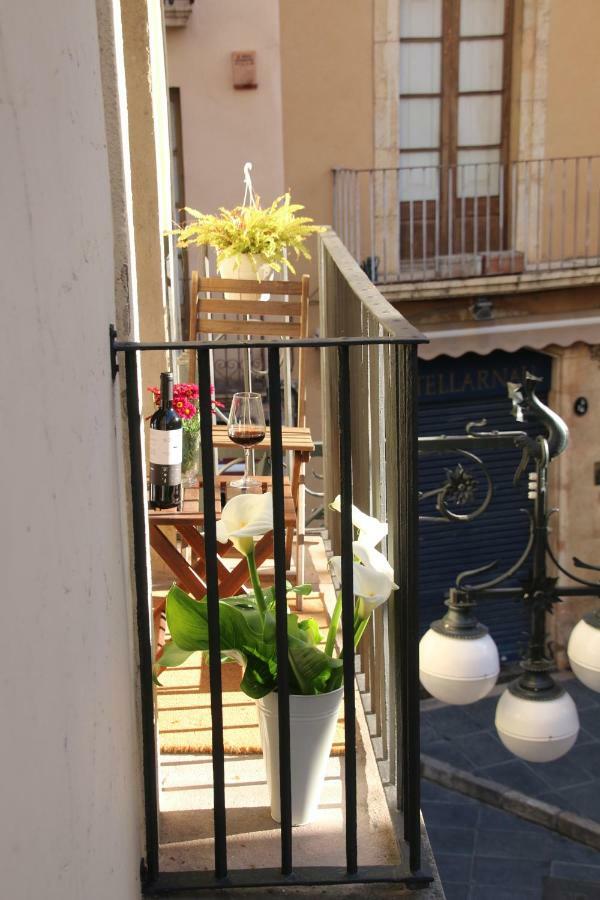 Apartamento En Plaza Sedassos Centro Historico Tarragona Exterior foto